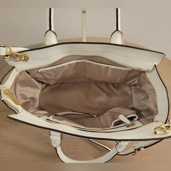 Michael Kors Selma Bag - Picture 8 of 16